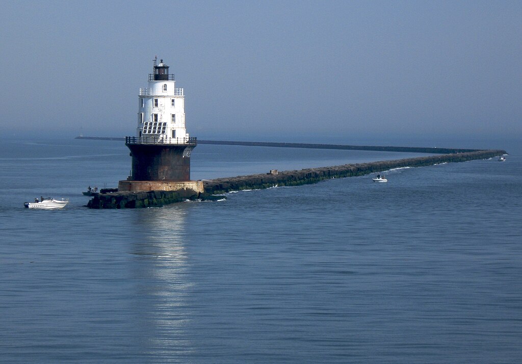 Lighthouse in Delaware Bay as seen from Lewes Cape May Ferry. Taken by rivax on Flickr, CC in 2008.